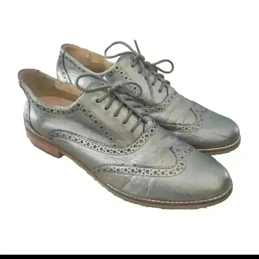 Cole Haan Womens Metallic Silver Oxford Shoe 8